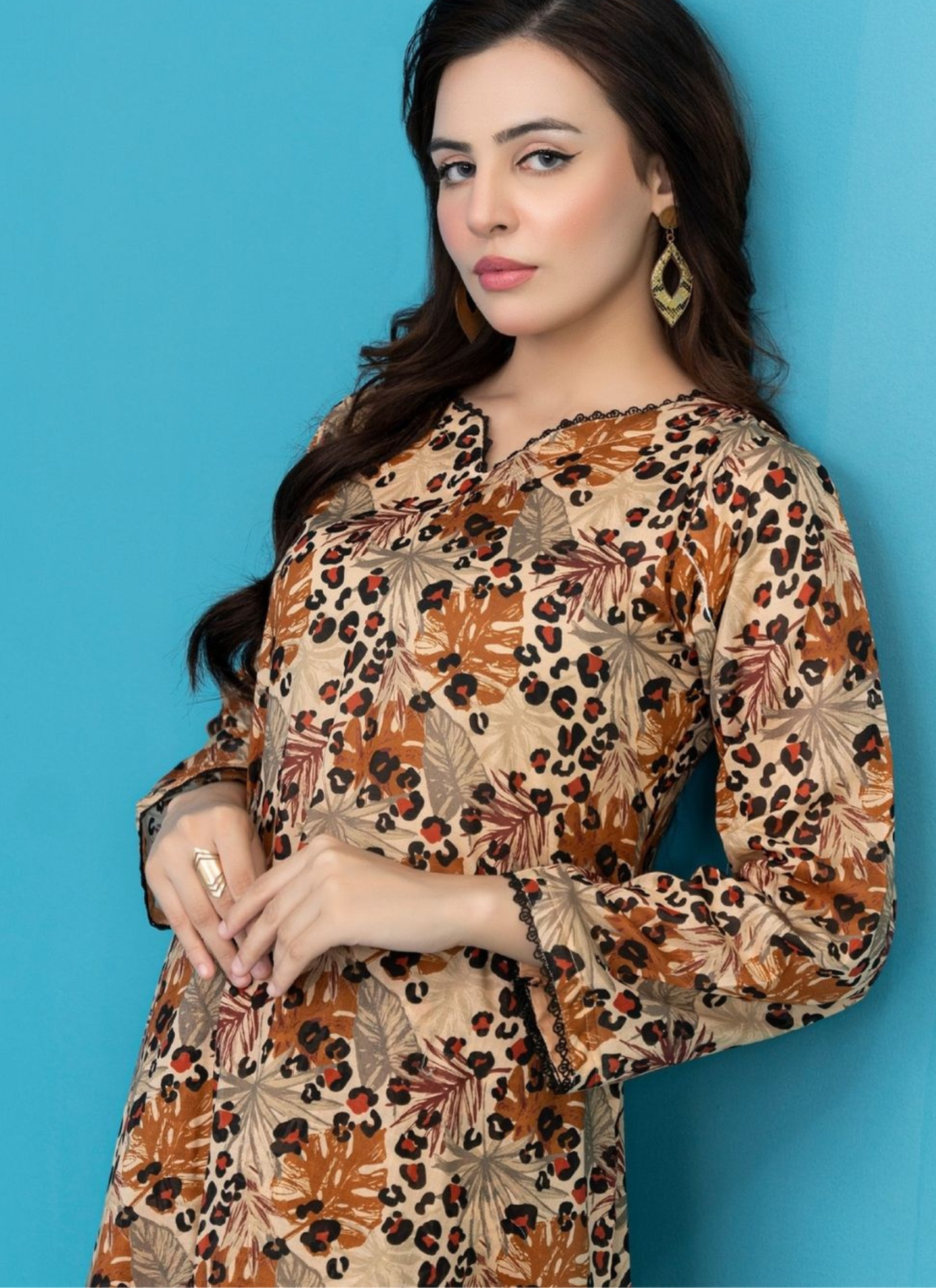 Elegant 2 Piece Unstitched Suit