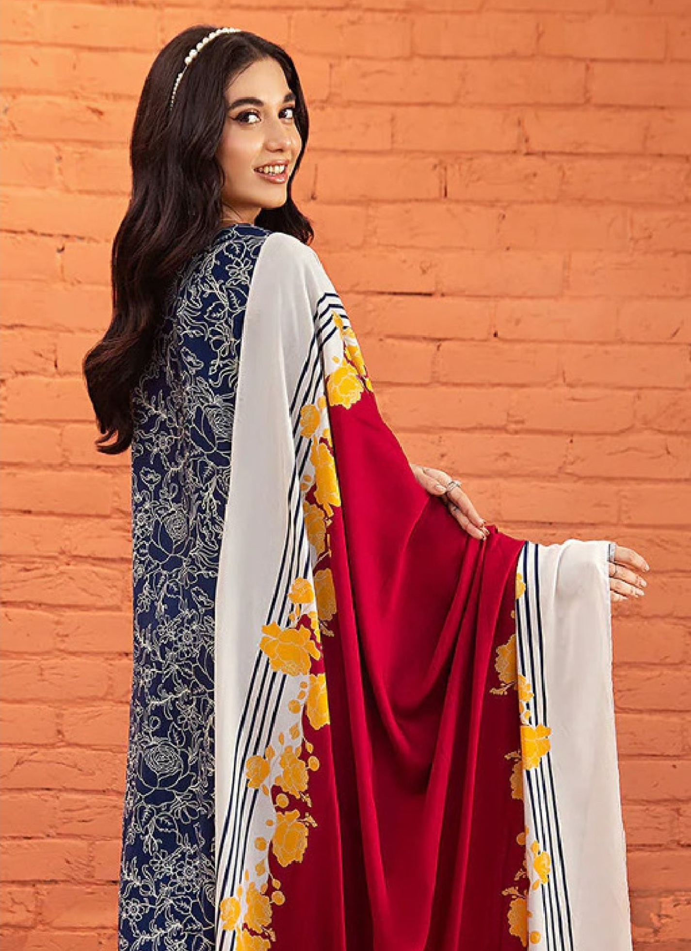 Nishat 3 Piece Lawn Suit (Unstiched)